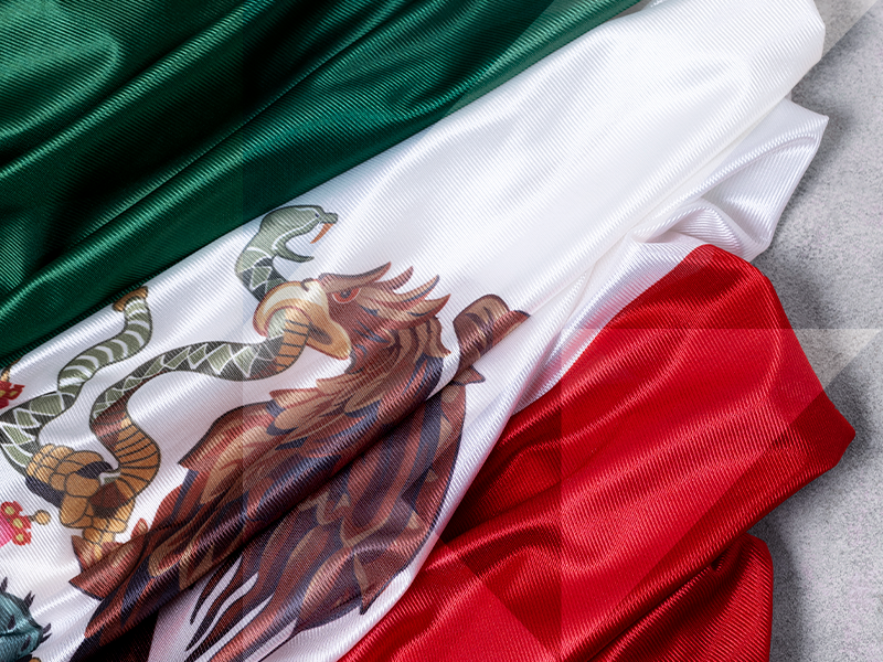 fotografía parcial de bandera mexicana